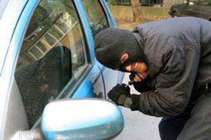 car-burglar-sm.jpg
